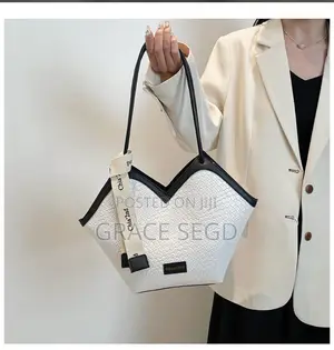 50% Discount On All Luxury And Classy Bags