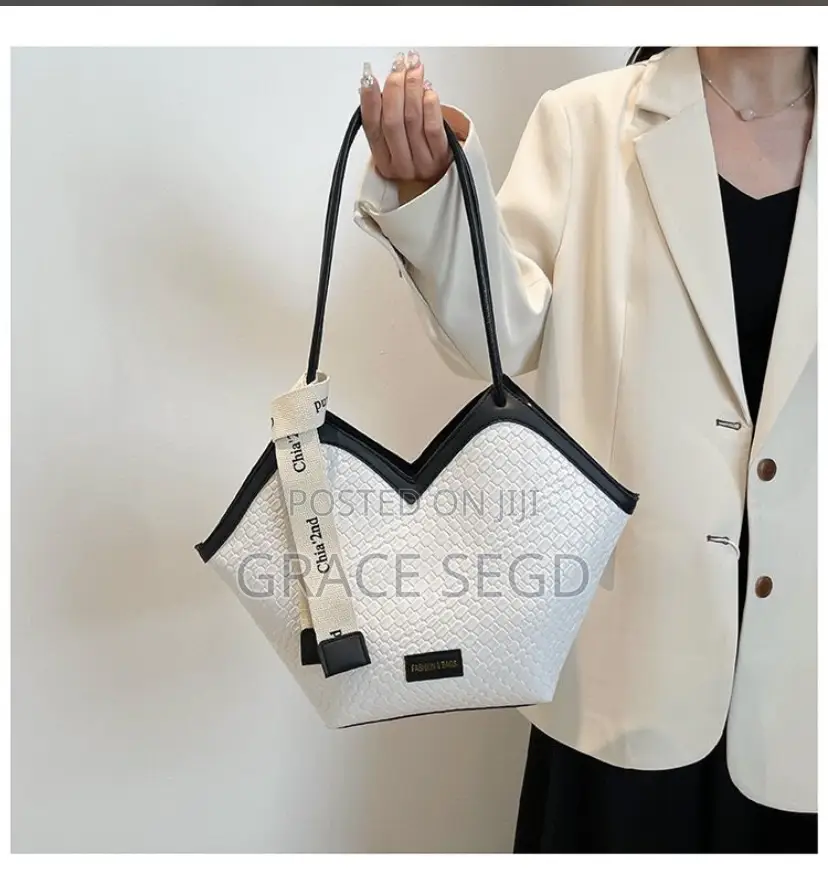 50% Discount On All Luxury And Classy Bags