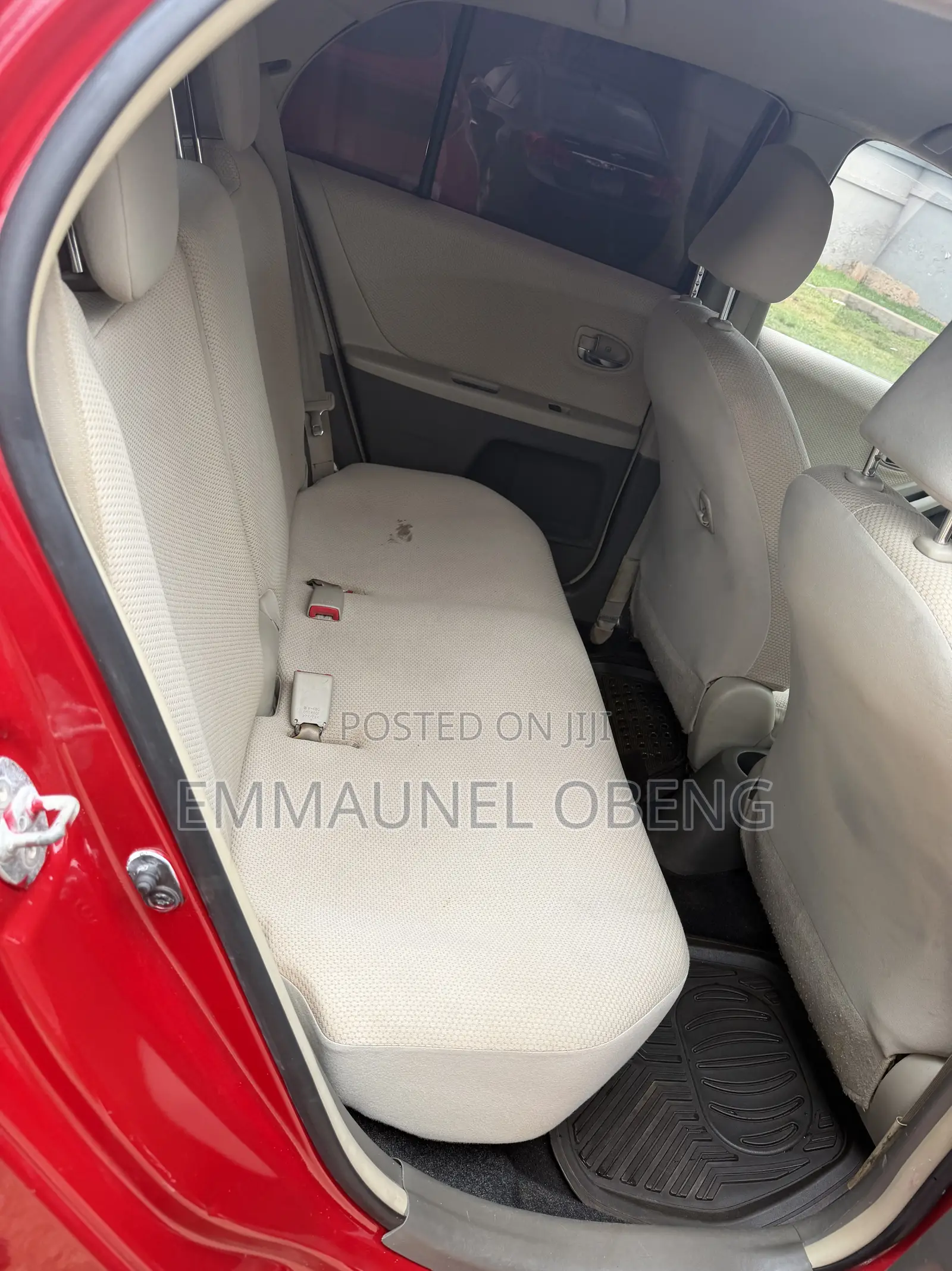 Toyota Vitz 2010 Red