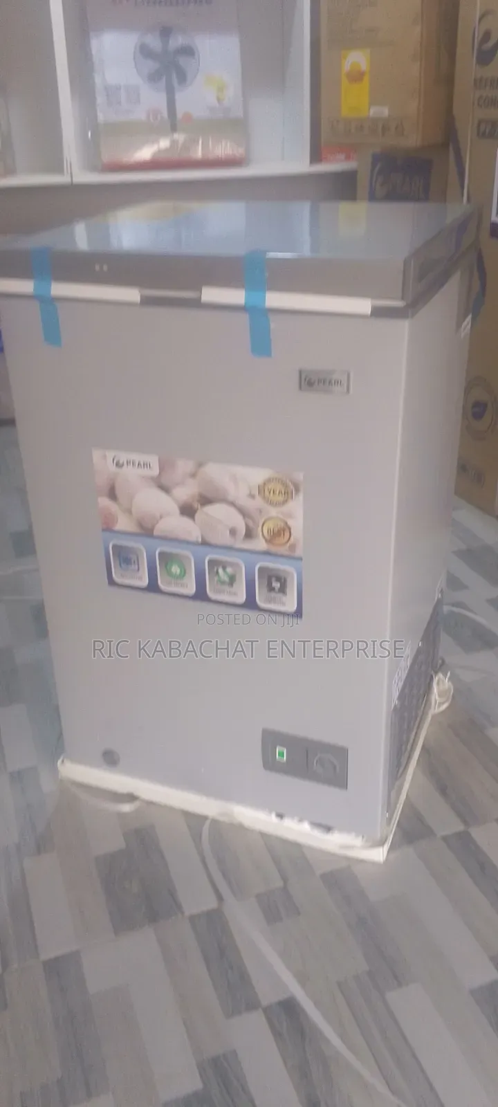 Chest Freezer With Lock and Key 100 Litres