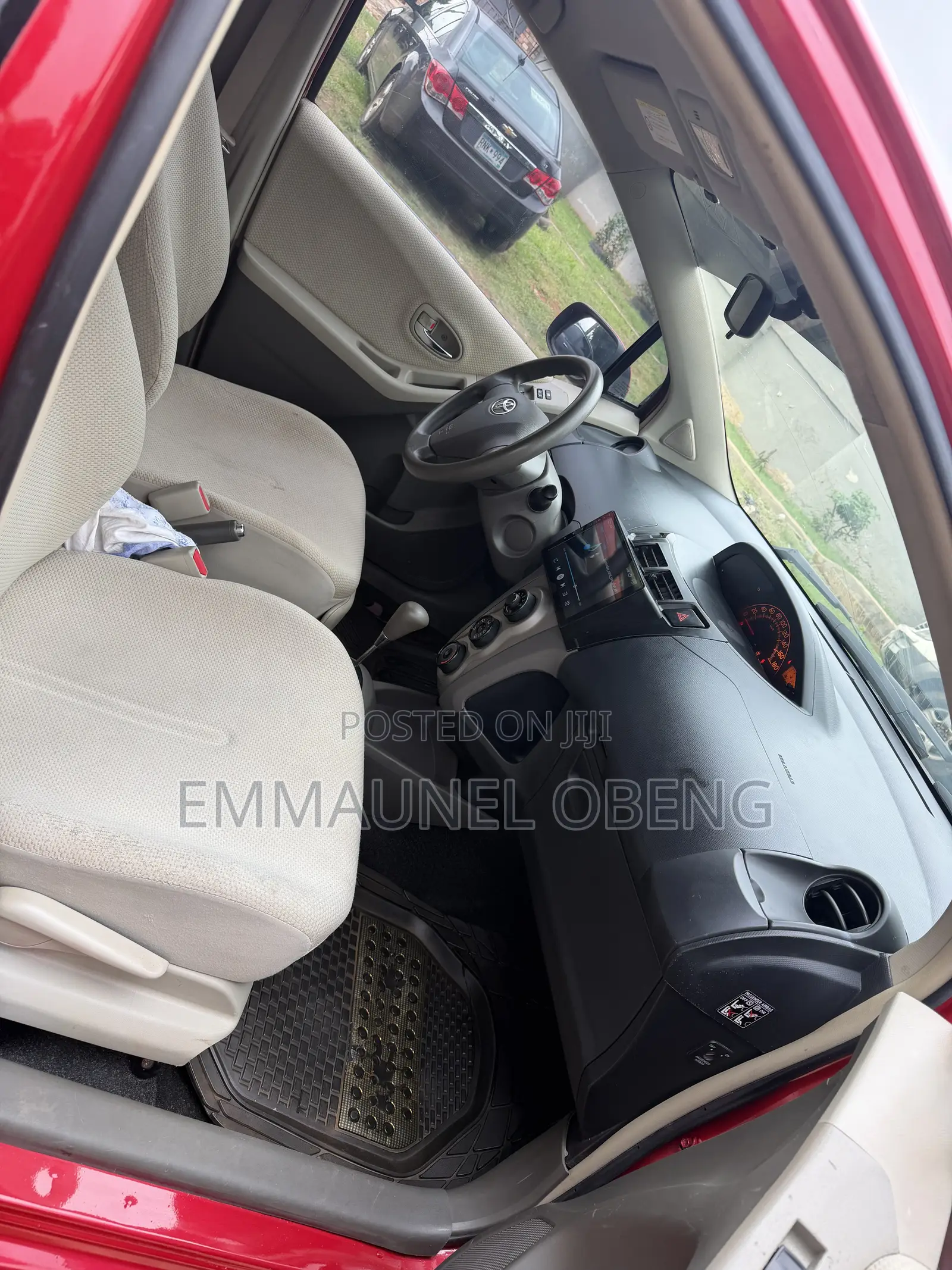 Toyota Vitz 2010 Red