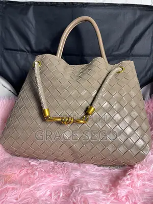 50% Discount On All Luxury And Classy Bags