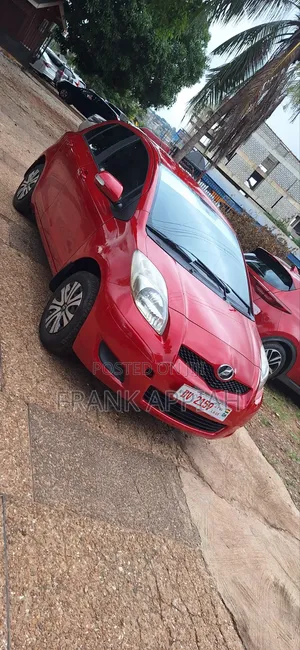 Toyota Vitz 2009 Red