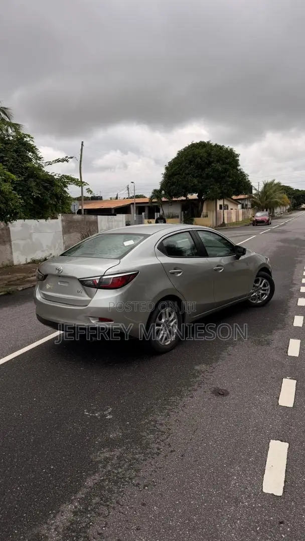 Toyota Yaris iA 1.5 FWD 2016 Silver