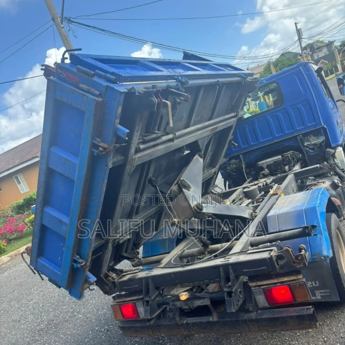 2013 Model Isuzu Elf