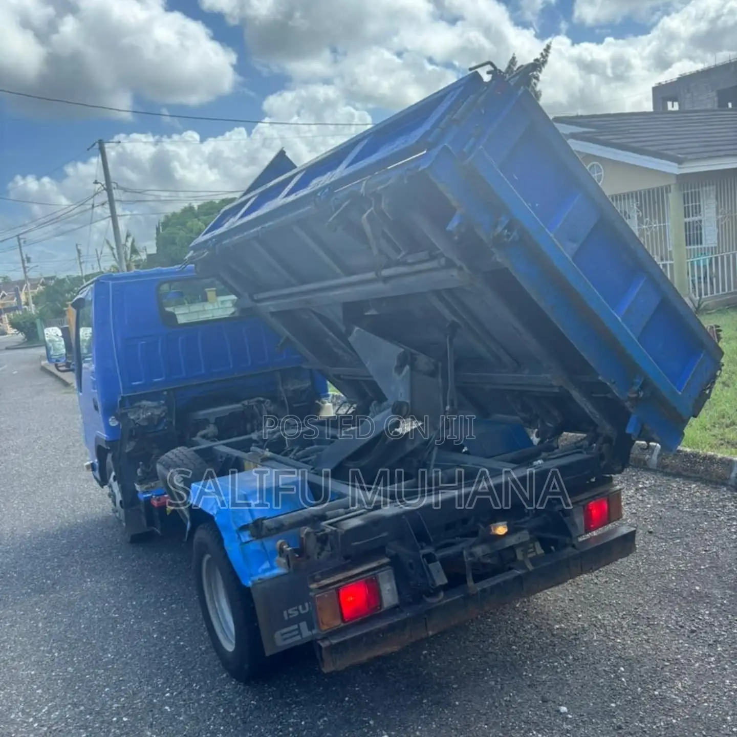 2013 Model Isuzu Elf