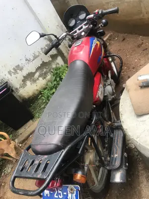 Bajaj Boxer 125 2025 Red