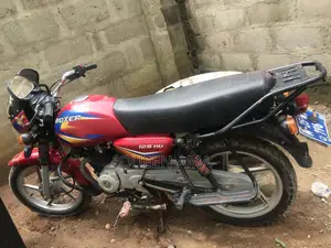 Bajaj Boxer 125 2025 Red