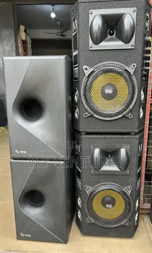 2 Sound Speakers With 2 Sub Woofers