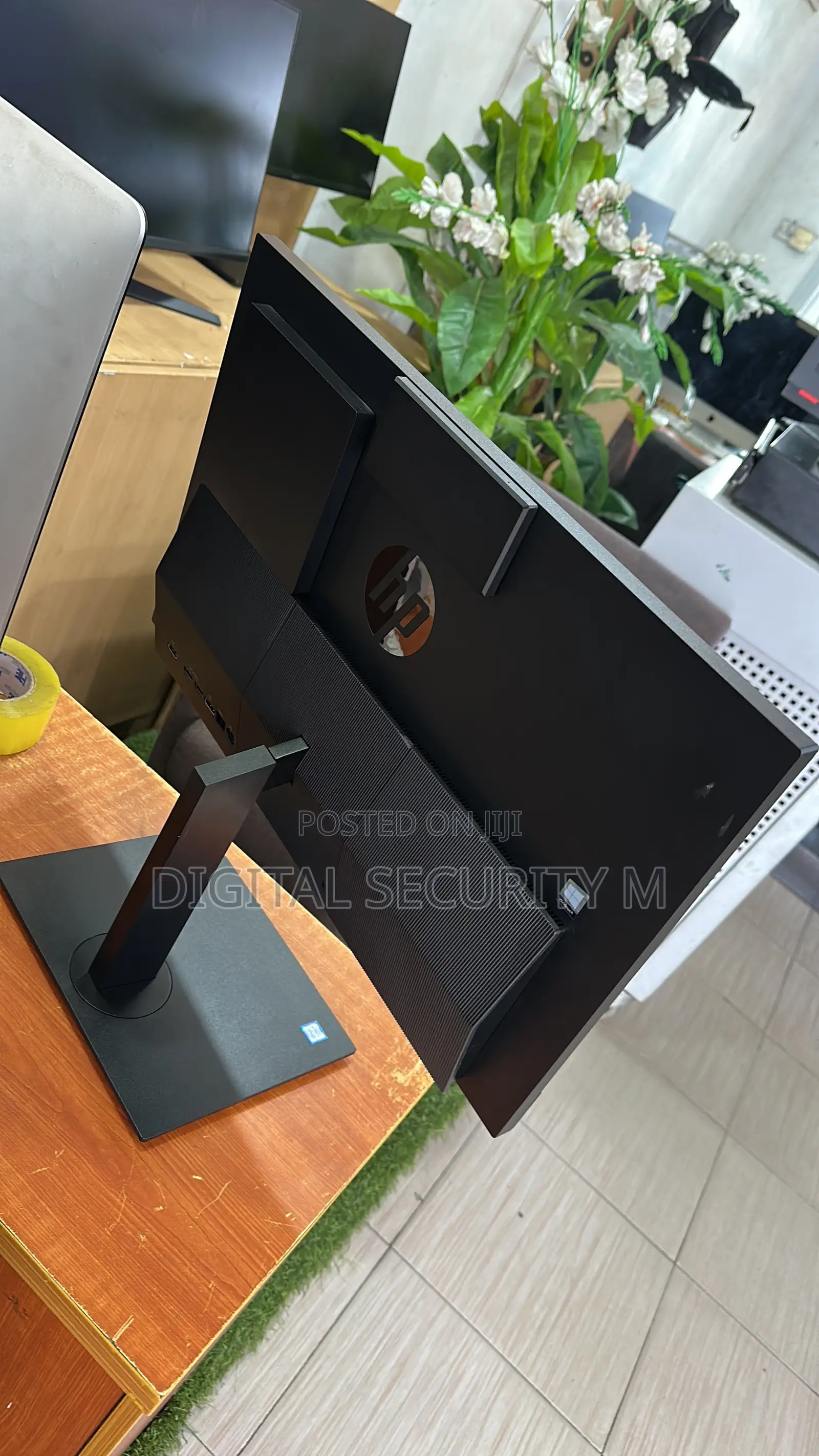 HP ProOne 240 G10 All-in-One 16GB Intel Core i7 SSD 512GB
