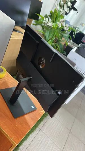 HP ProOne 240 G10 All-in-One 16GB Intel Core i7 SSD 512GB