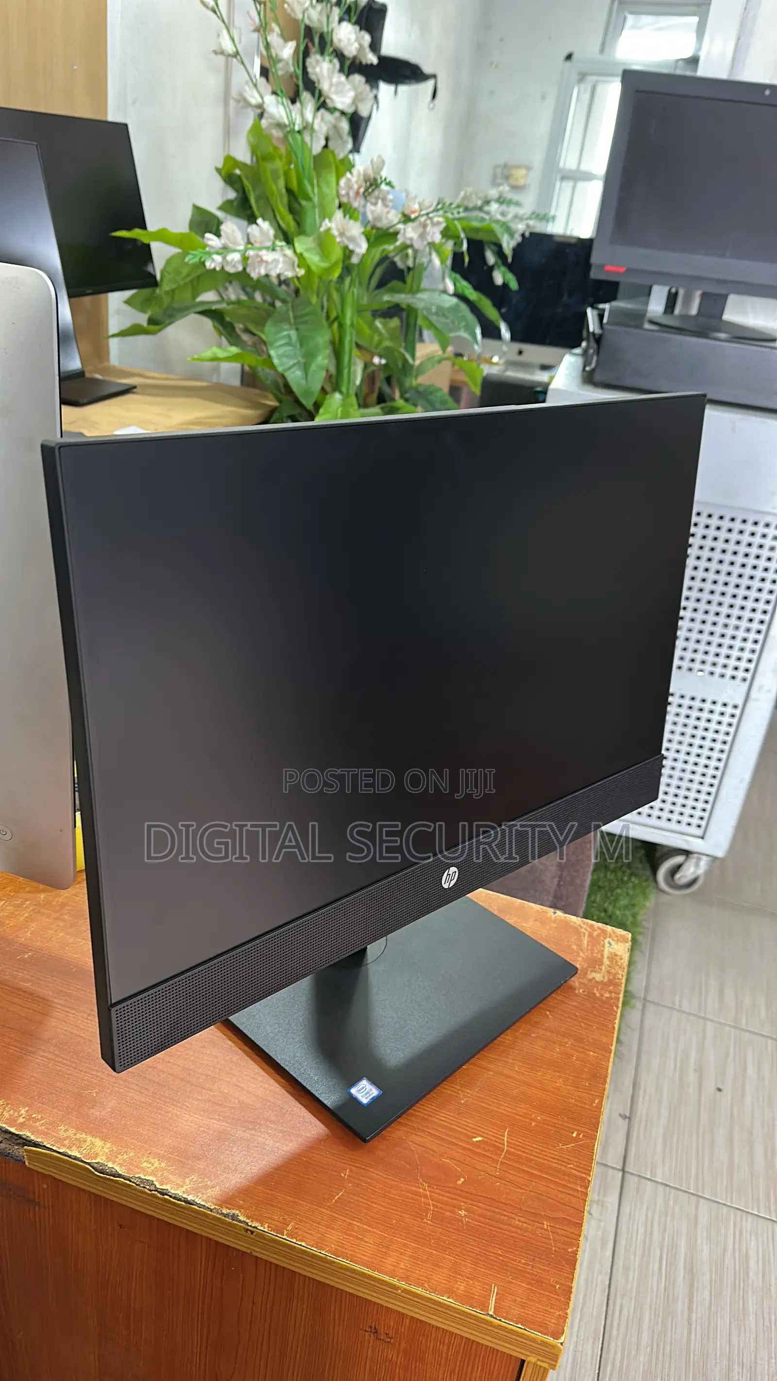 HP ProOne 240 G10 All-in-One 16GB Intel Core i7 SSD 512GB