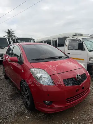 Toyota Yaris SE Hatchback 5dr 2012 Red
