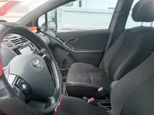 Toyota Yaris SE Hatchback 5dr 2012 Red