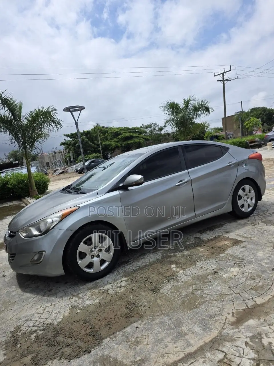 Hyundai Elantra Limited Sedan FWD (1.8L 4cyl 6A) 2013 Silver