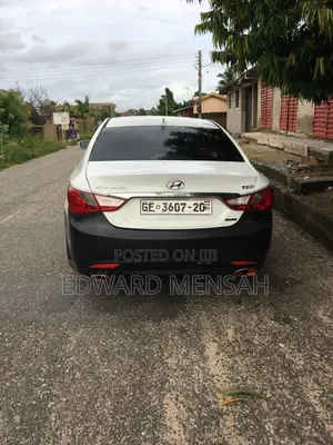 Hyundai Sonata Limited 2.0T Sedan (2.0L 4cyl 6A) 2013 White