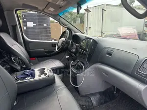 Hyundai H200 2013 Gray