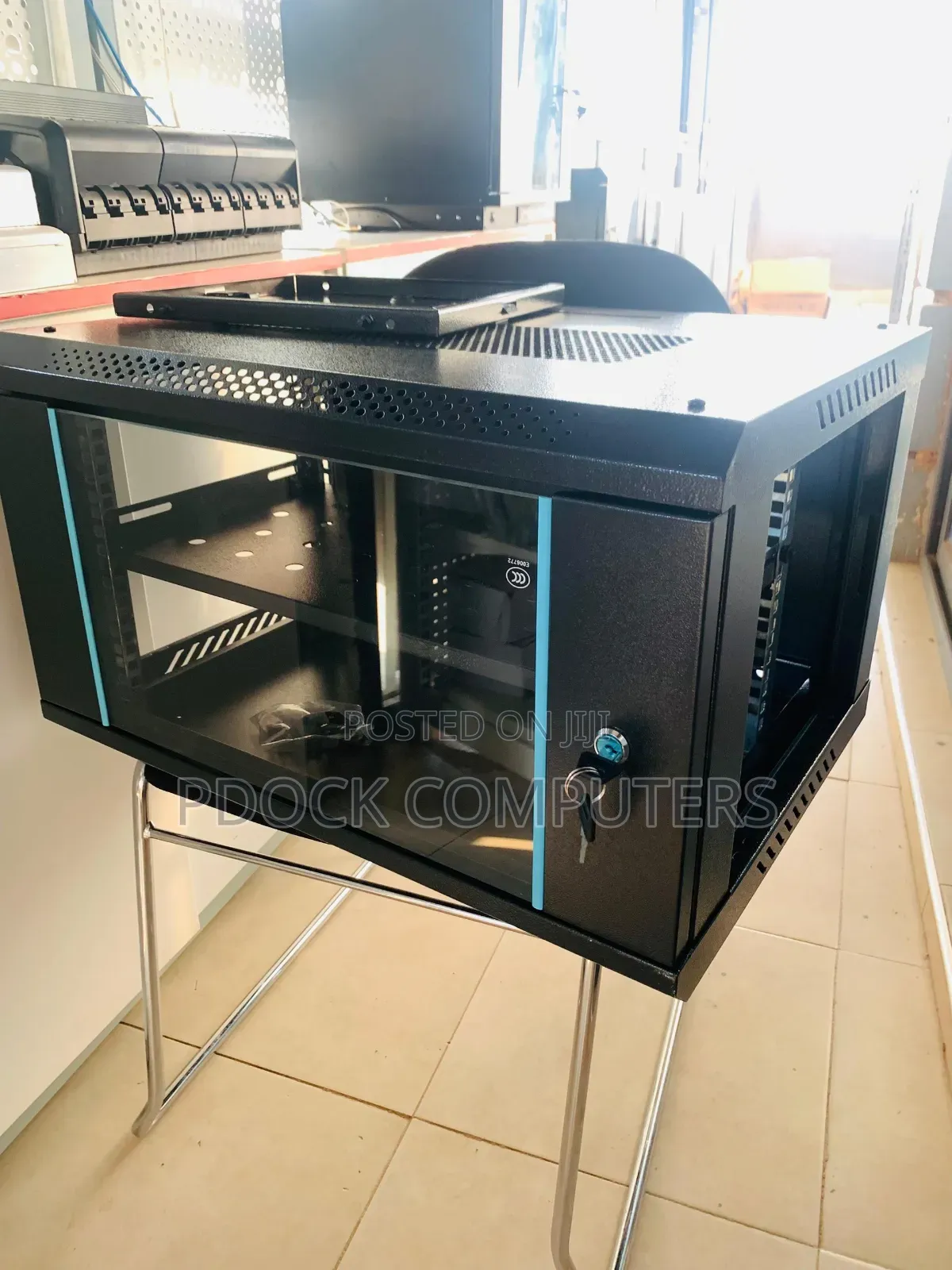 6u Rack Wall Mountable Cabinet 350h X 600w Heavyweight, Slide Opening