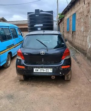Toyota Vitz 2010 Black