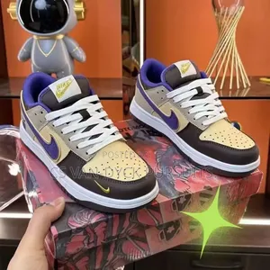 Nike Dunk Low Sneakers