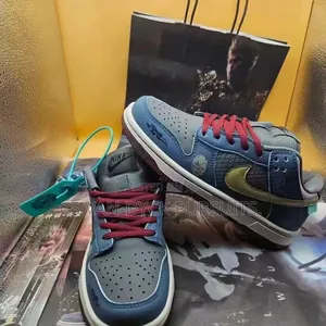 Nike Dunk Low Sneakers