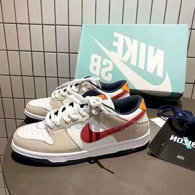 Nike Dunk Low Sneakers