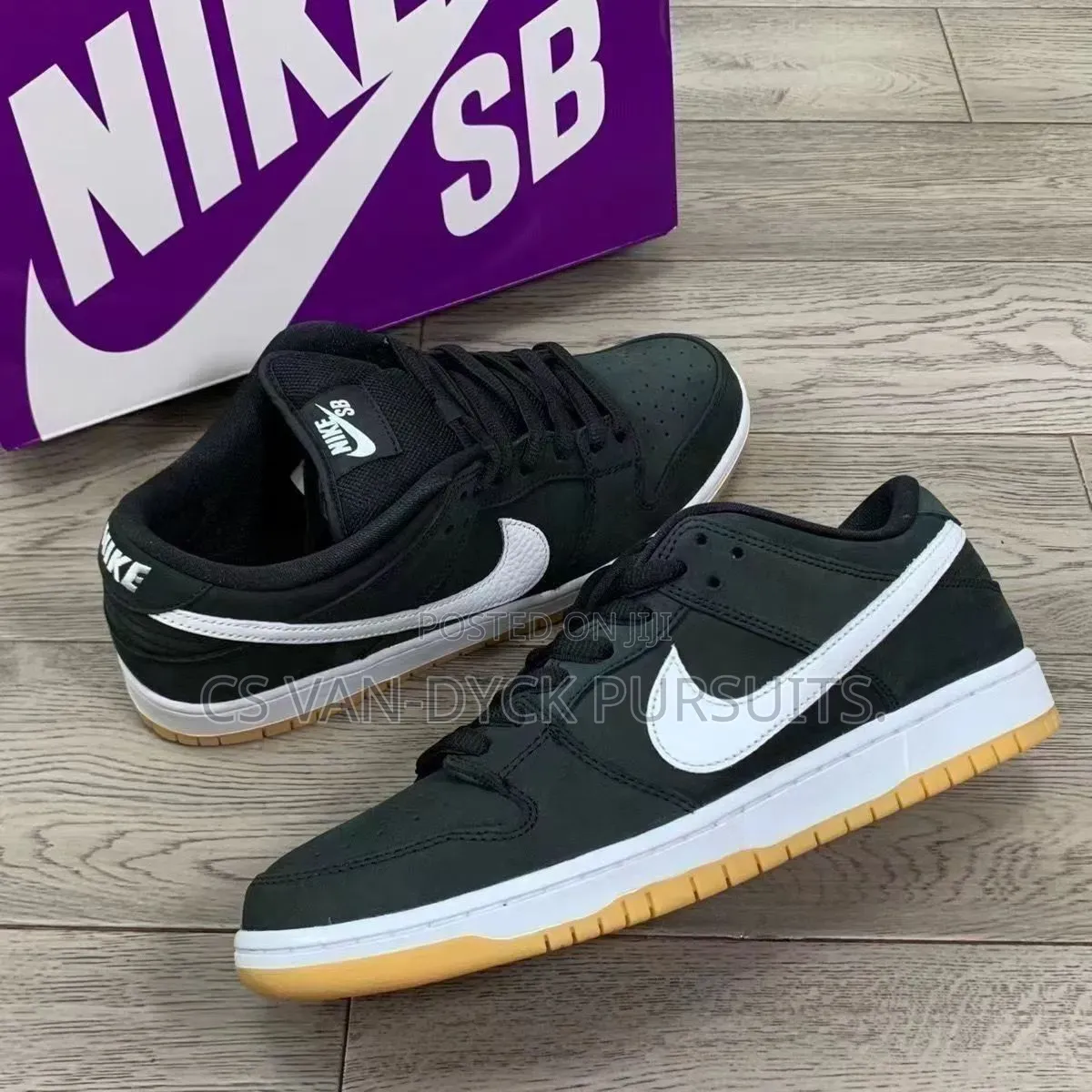 Nike Dunk Low Sneakers
