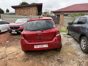 Toyota Vitz 1.3 AWD 3dr 2009 Red