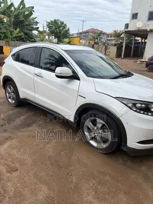 Honda Vezel 1.5 Hybrid 4WD 2014 White