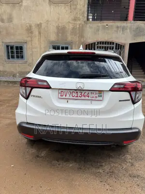 Honda Vezel 1.5 Hybrid 4WD 2014 White