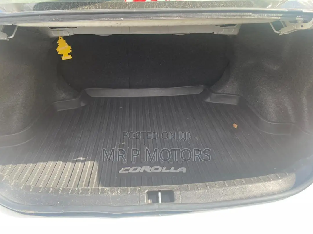 Toyota Corolla SE (1.8L 4cyl 6M) 2019 White
