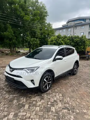 Toyota RAV4 2017 White