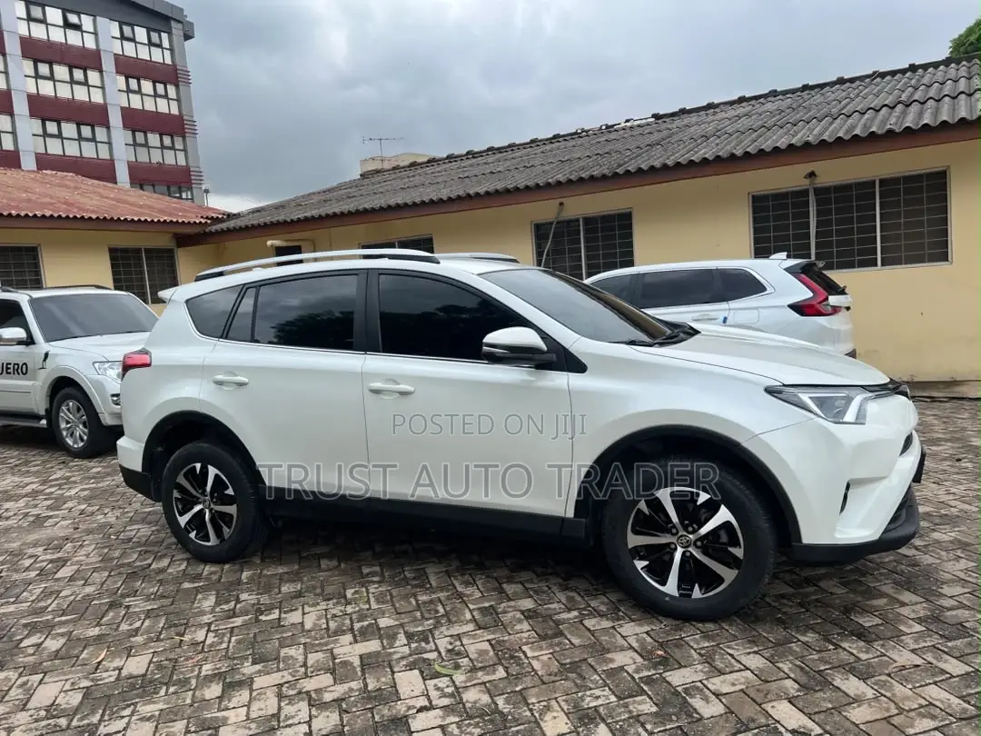 Toyota RAV4 2018 White