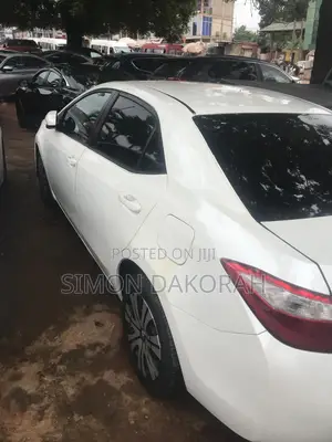 Toyota Corolla 2019 White