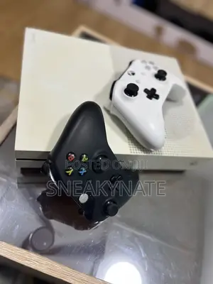 Microsoft Xbox One S . One Controller. 17 Games Installed