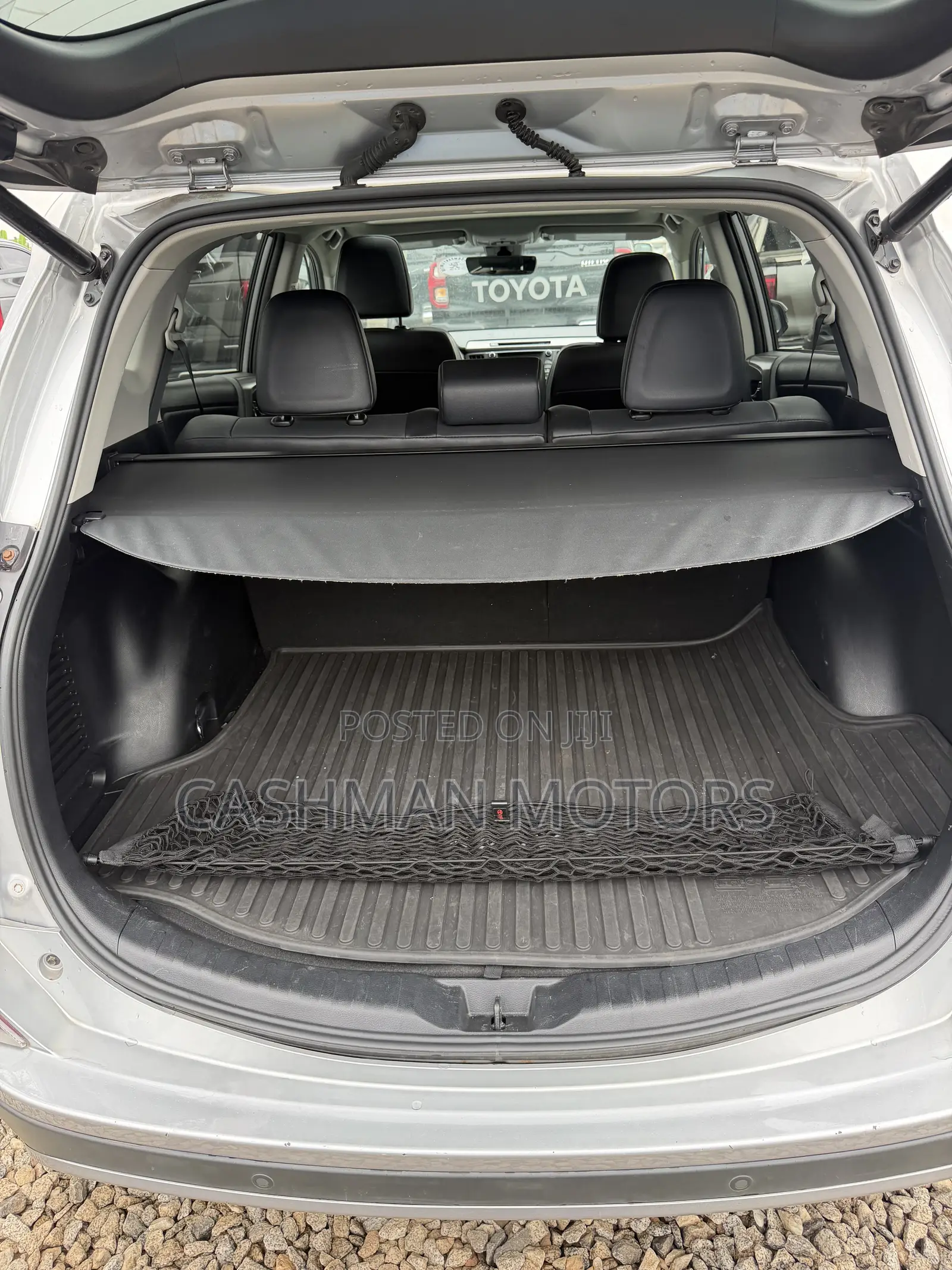 Toyota RAV4 Limited AWD (2.5L 4cyl 6A) 2017 Silver