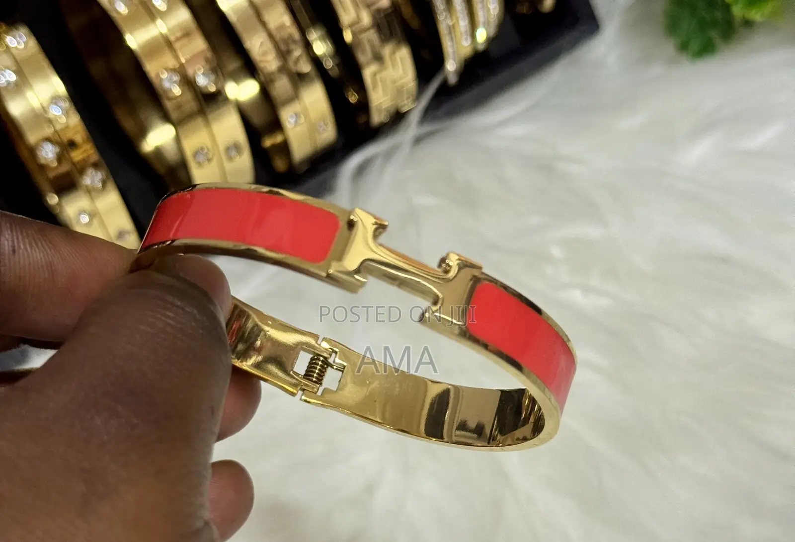 Pomaa Jewelries