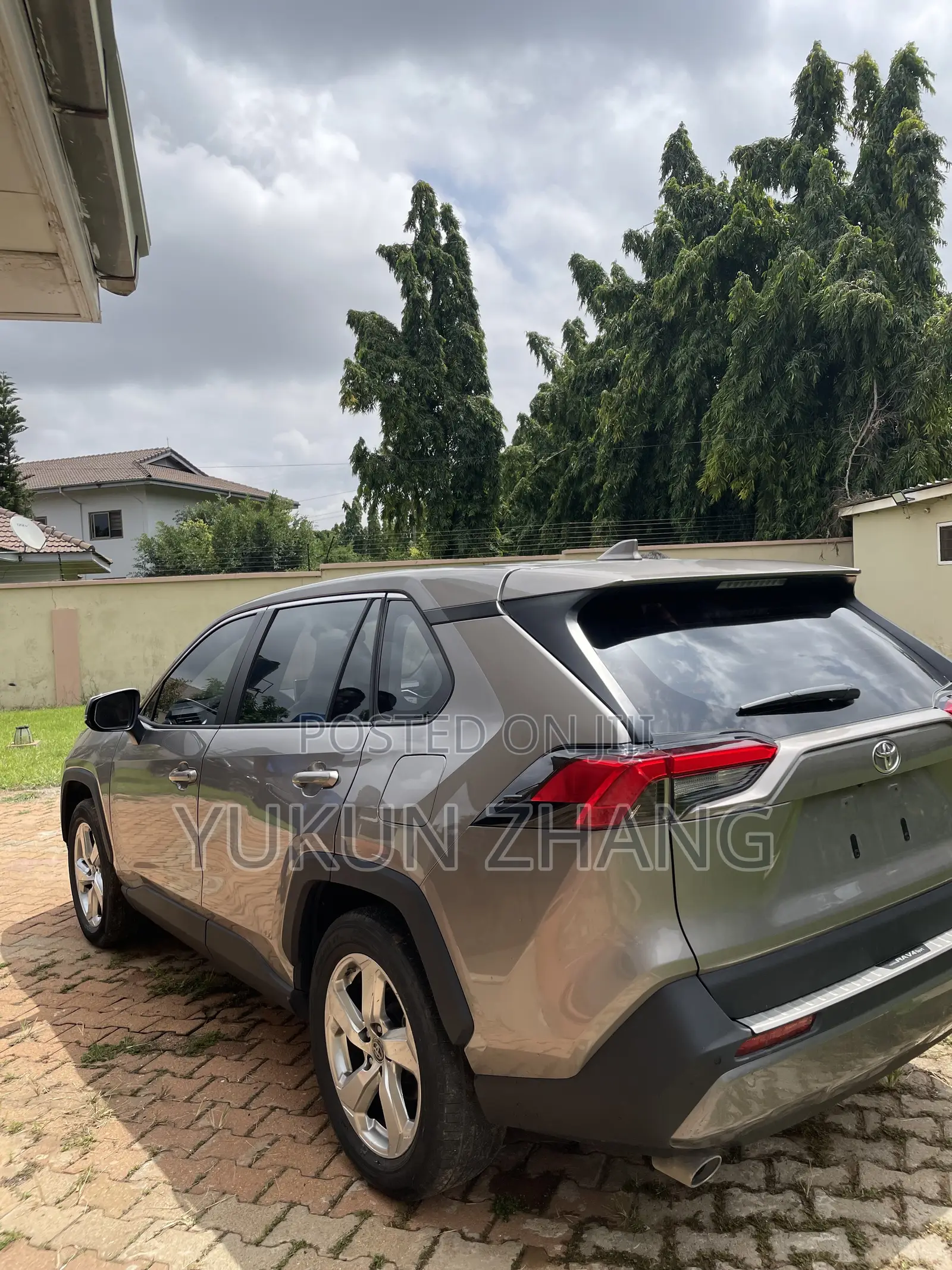 Toyota RAV4 2021 Gray