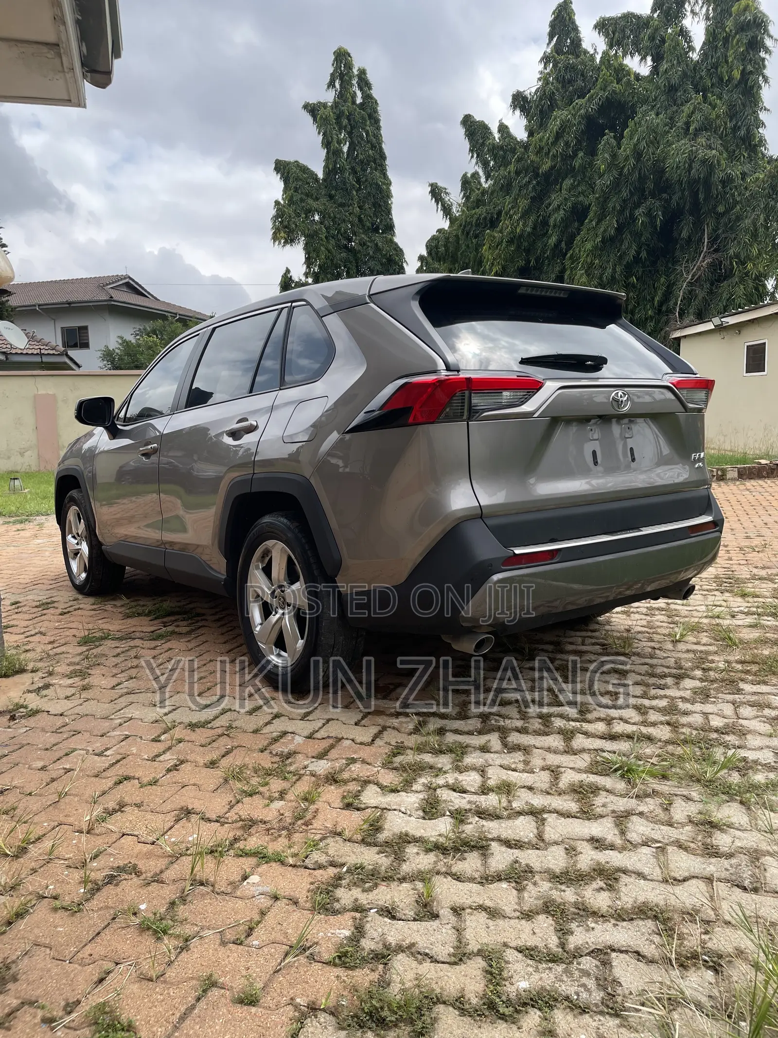 Toyota RAV4 2021 Gray