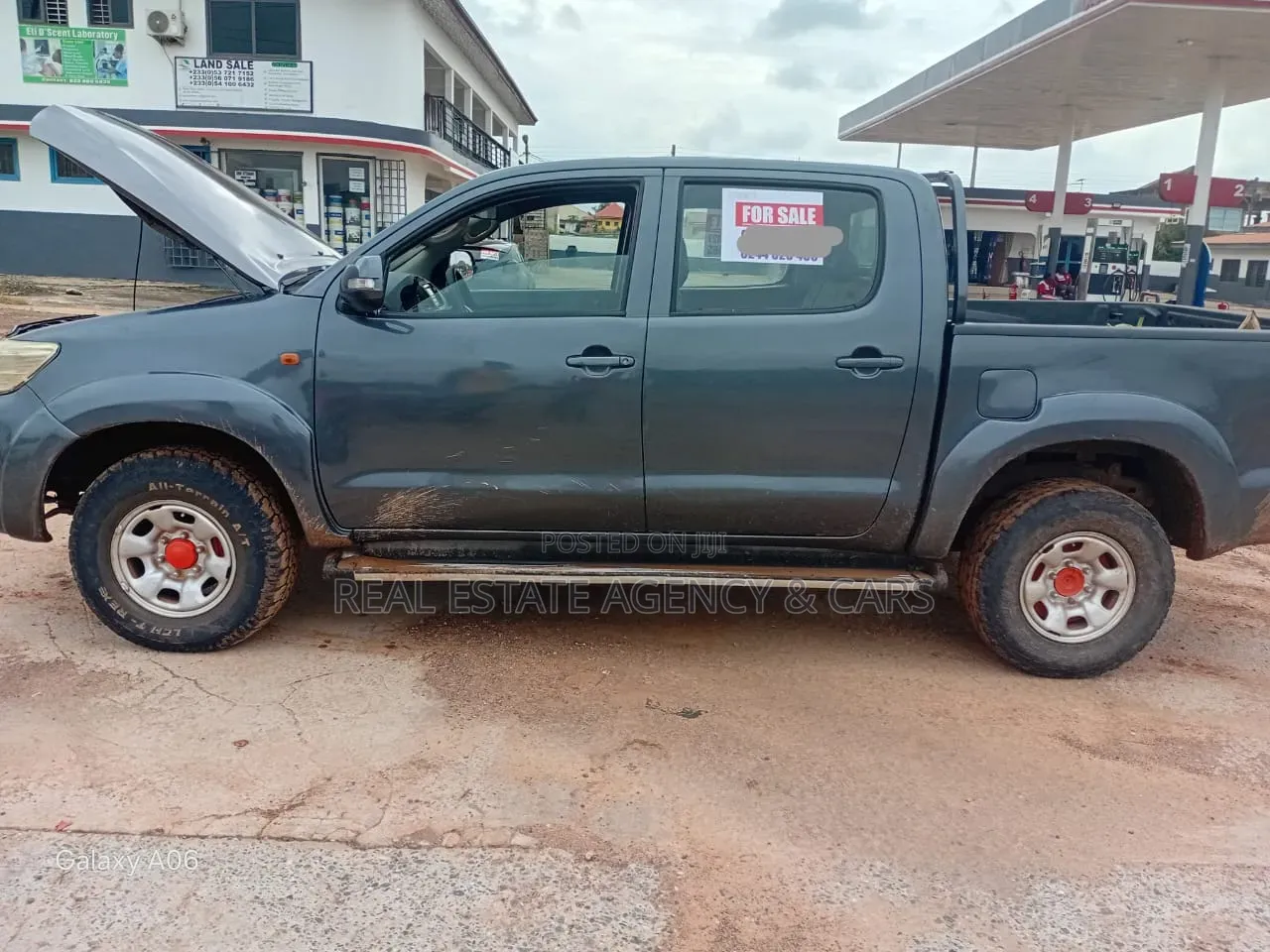 Toyota Hilux 2010 Gray