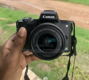 . Canon Eos M50 Camera With 15-45mm Lens, Box Accessories