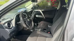 Toyota RAV4 LE 4dr SUV (2.5L 4cyl 6A) 2018 Gray