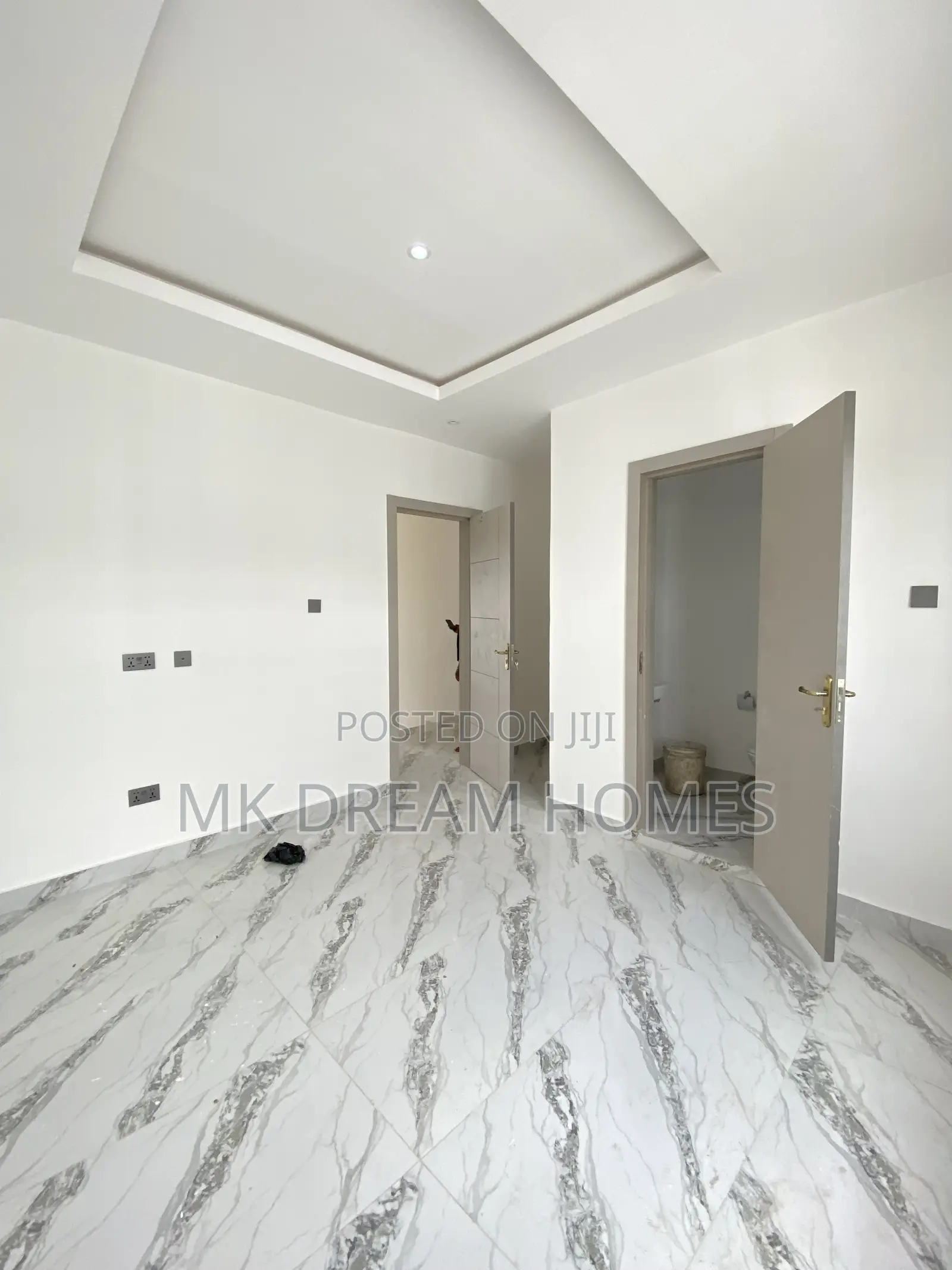 2bdrm House in School Junction for sale