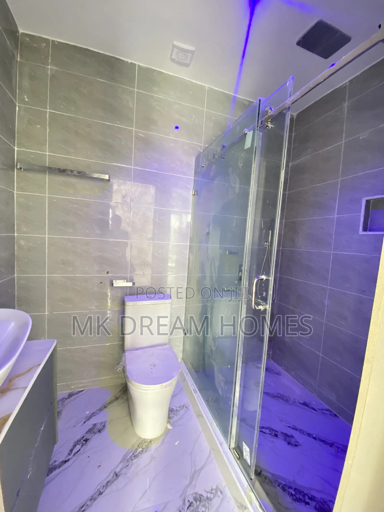 2bdrm House in School Junction for sale