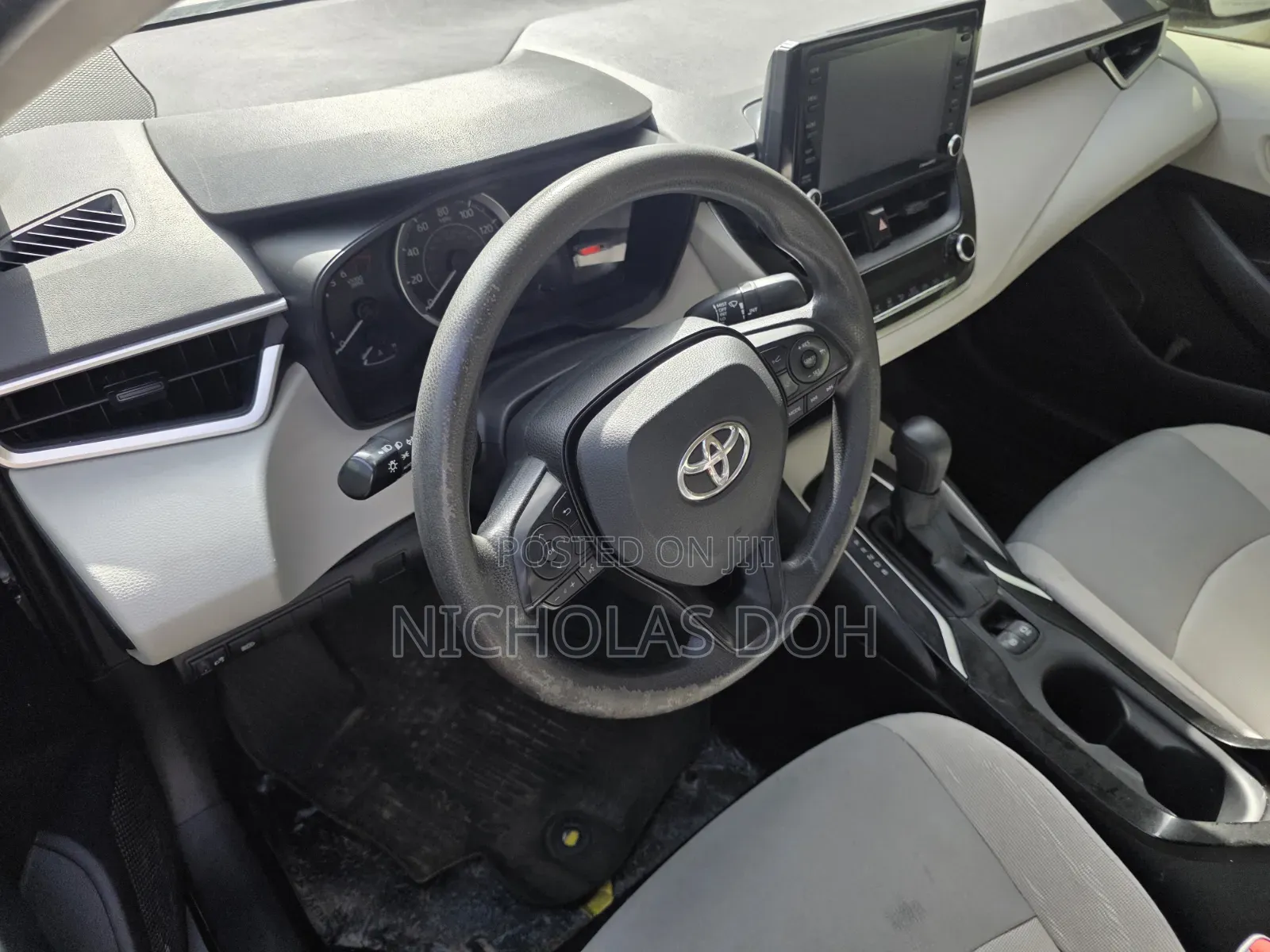 Toyota Corolla 2022 Silver