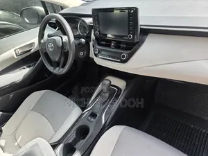 Toyota Corolla 2022 Silver