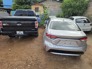 Toyota Corolla 2022 Silver
