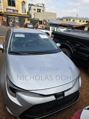 Toyota Corolla 2022 Silver