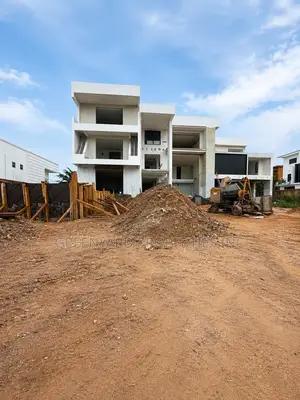 8bdrm House in Adjiringanor, East Legon for sale