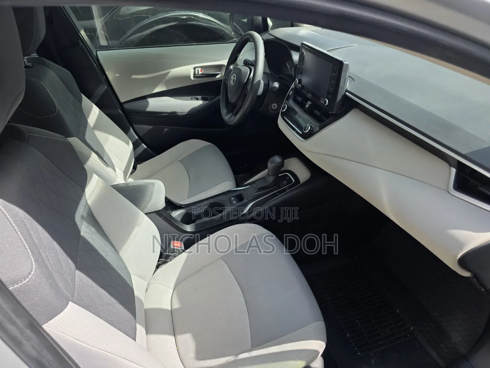 Toyota Corolla 2022 Silver